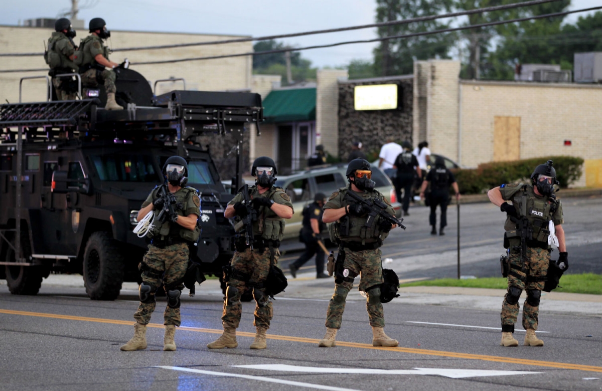 A Former Marine Explains All the Weapons of War Being Used by Police in Ferguson | The ...1200 x 780