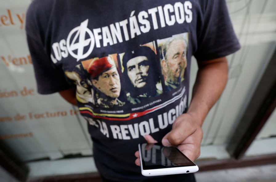 Mobile-phone-user-in-Cuba