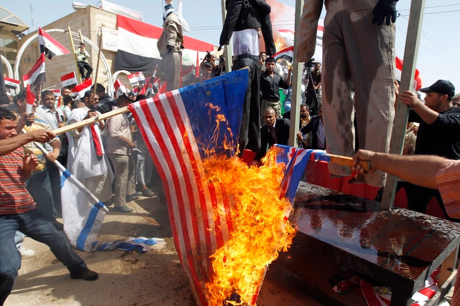Iraq-flag-burning-protest