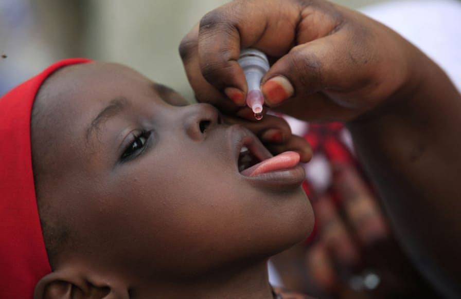 Child-receiving-polio-vaccine