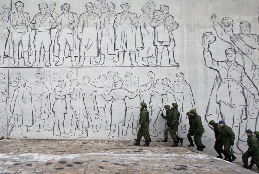 Soldiers-in-Volgograd