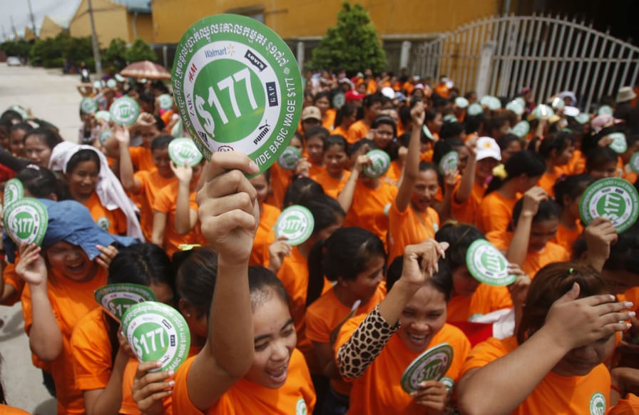 Garment-workers-in-Phnom-Penh-protest-for-higher-wages