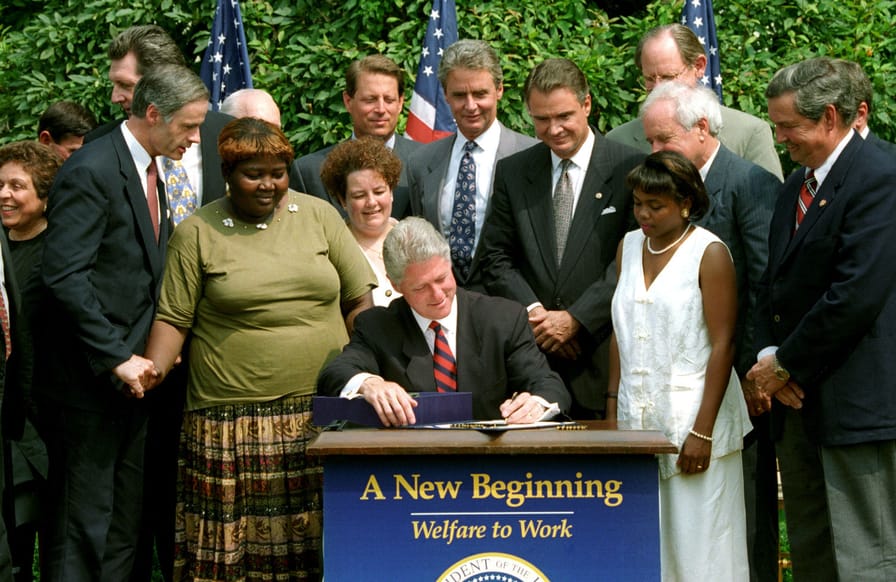 Clinton-signs-welfare-reform-into-law