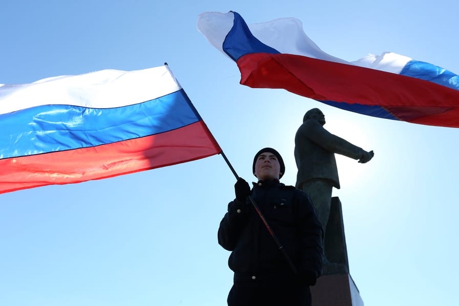 Russian-flag-in-Crimea