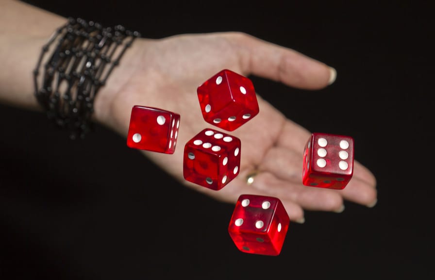 pa-hrefhttpwww.shutterstock.compic-123060865stock-photo-throwing-red-dices.htmlsrcmWgEetsx_GygZu8-H7Io9w-1-5-target_blankShutterstock.comap