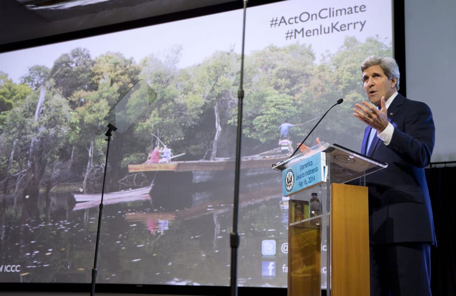 John-Kerry-in-Jakarta