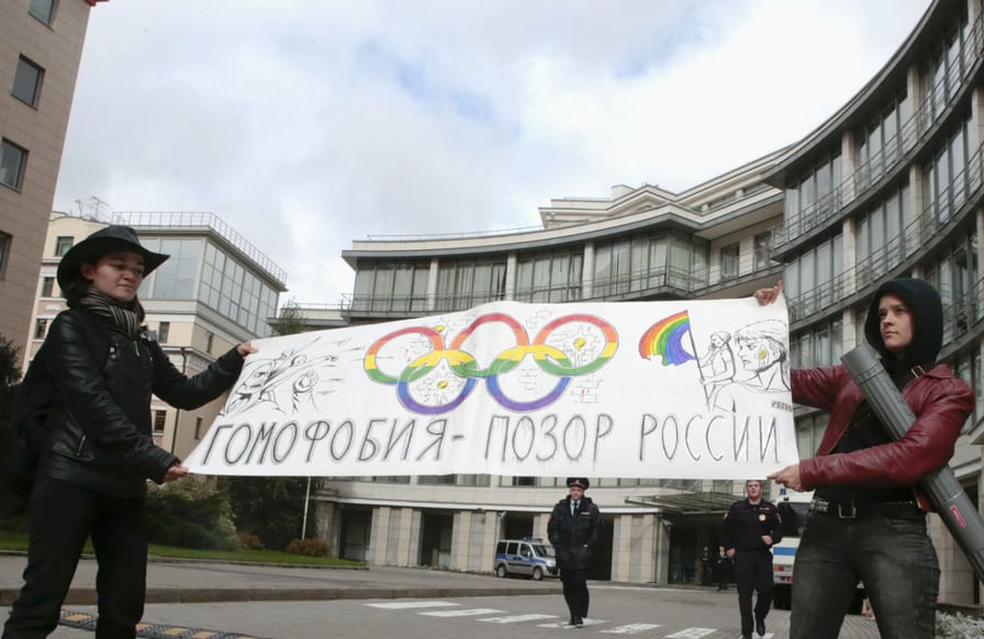 LGBT-activists-protest-Russias-new-anti-gay-laws