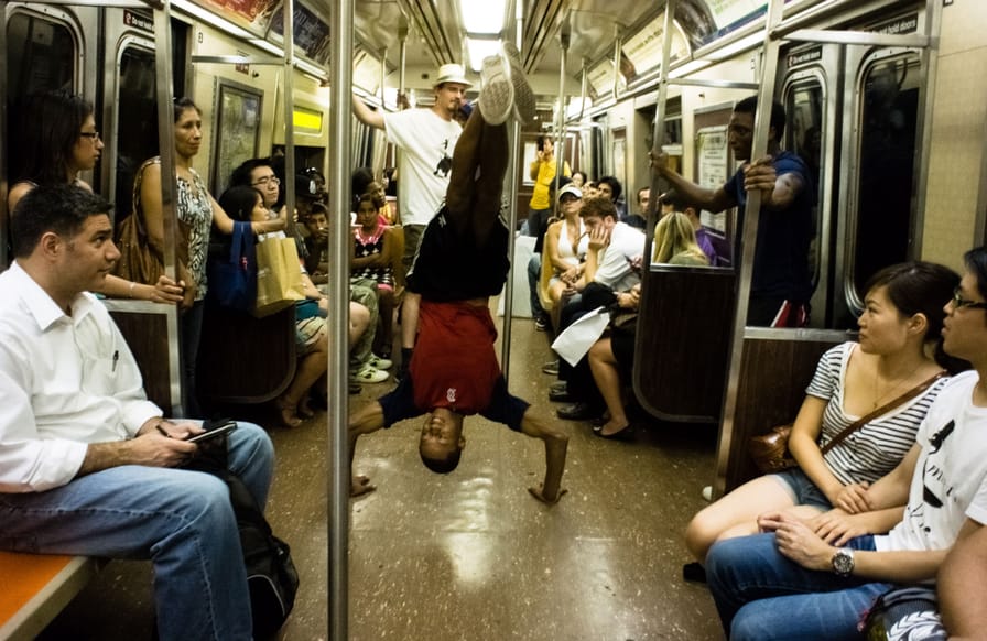 NYC-subway-metro-dancer