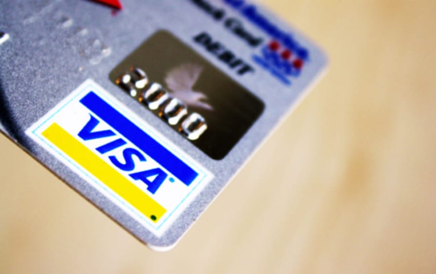 pLenders-are-offering-Visa-giftcards-to-stop-quotreckless-regulators.quot-Courtesy-of-Flikr-user-moneyblognewz.-CC-2.0p