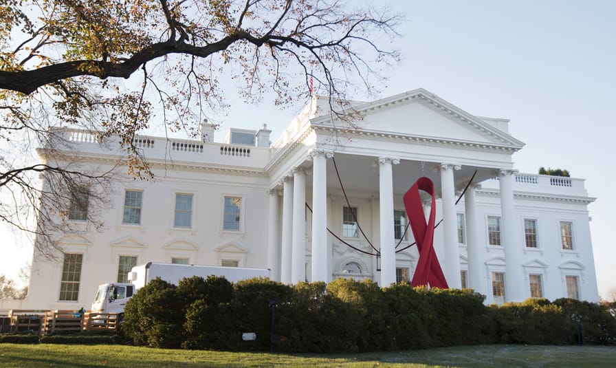 The-White-House-on-World-AIDS-Day-Sunday-Dec.-1-2013-AP-PhotoManuel-Balce-Ceneta