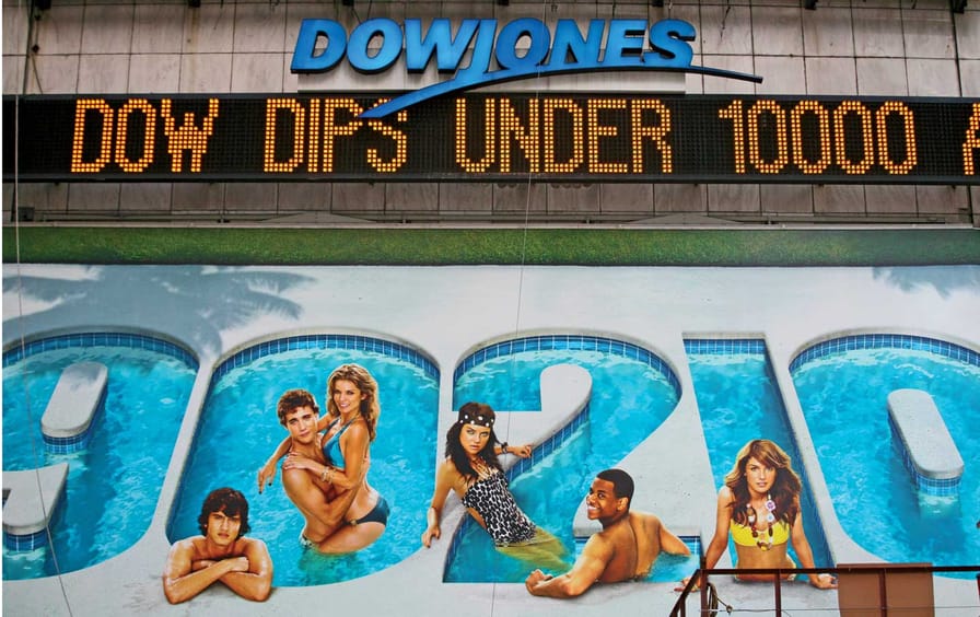 Times-Square-news-ticker-Monday-October-6-2008