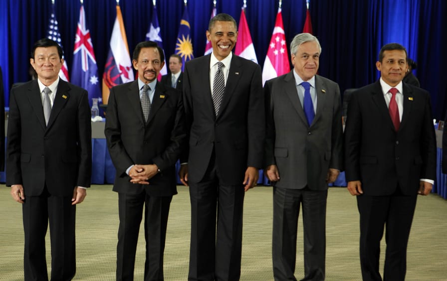 Obama-with-TPP-Leaders