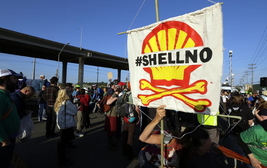 Protesters oppose Artic oil drilling in Seattle