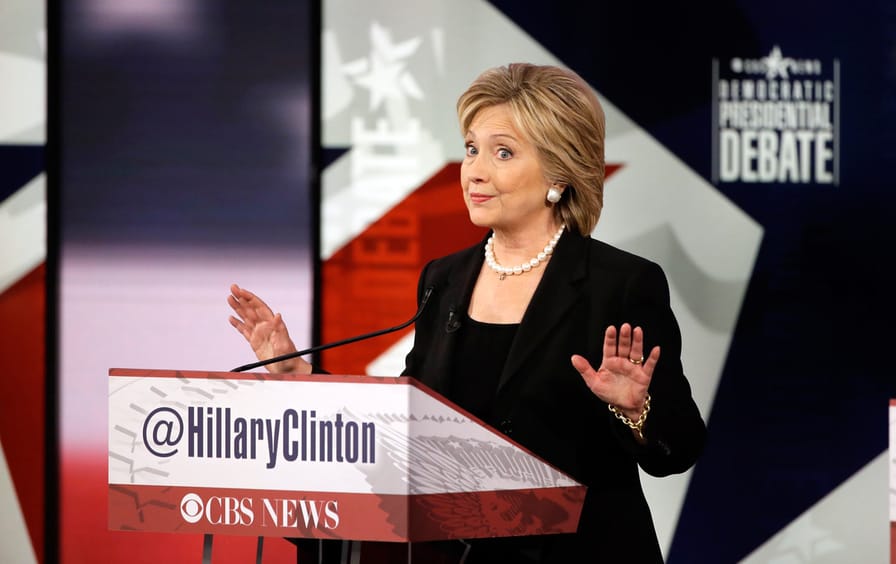 Clinton_Democratic_Debate_Iowa_ap_img