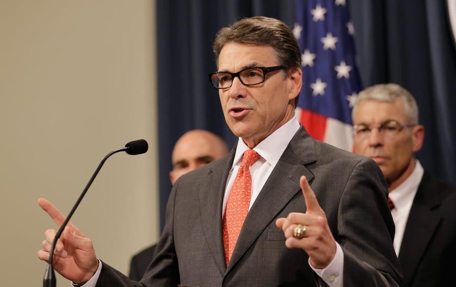 Rick_Perry_Immigration_AP_img