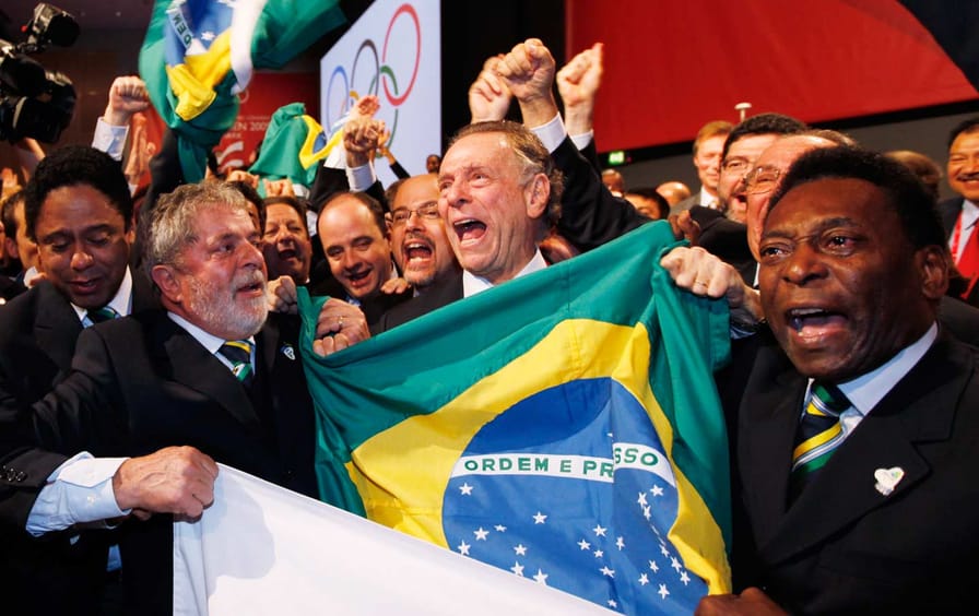 Brazlians celebrate Olympic bid win