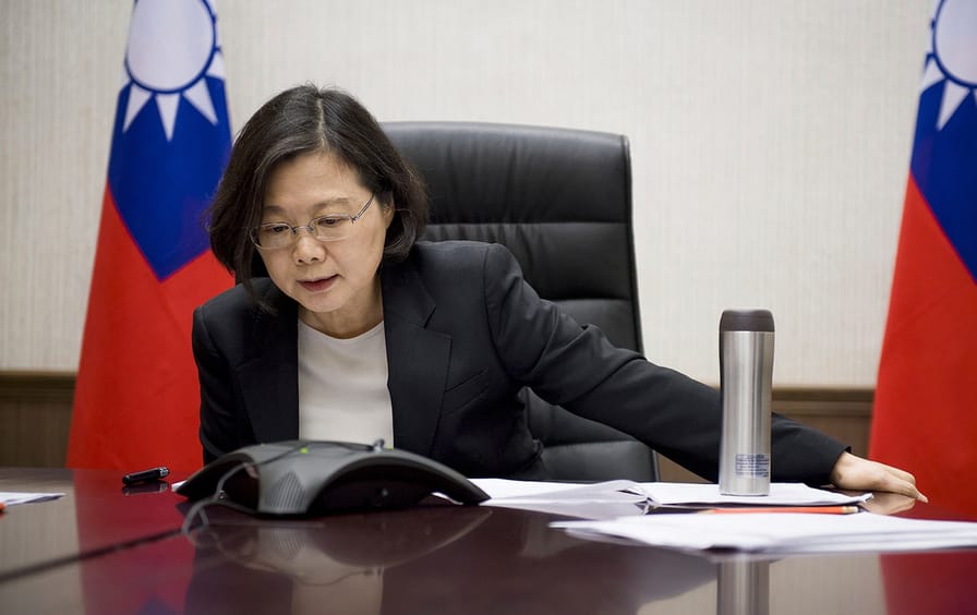 Tsai Ing-wen Calling Trump