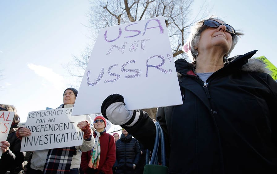 USA_'USSR'_sign_ap_img