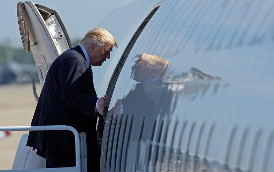 Trump Boards Plane