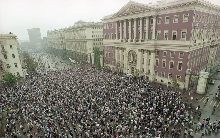 Thousands of Muscovites fill Gorky Street