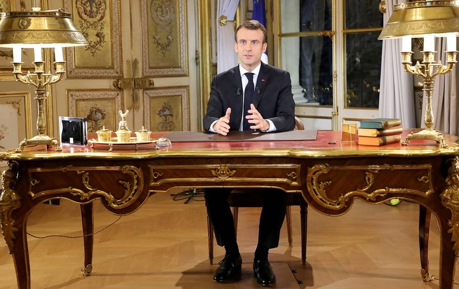 Macron Yellow vest Adress