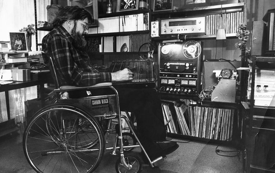 _Ernest Hood - Neighborhoods - Web 01 - Credit - Oregonian 1972 (Jim Vincent)