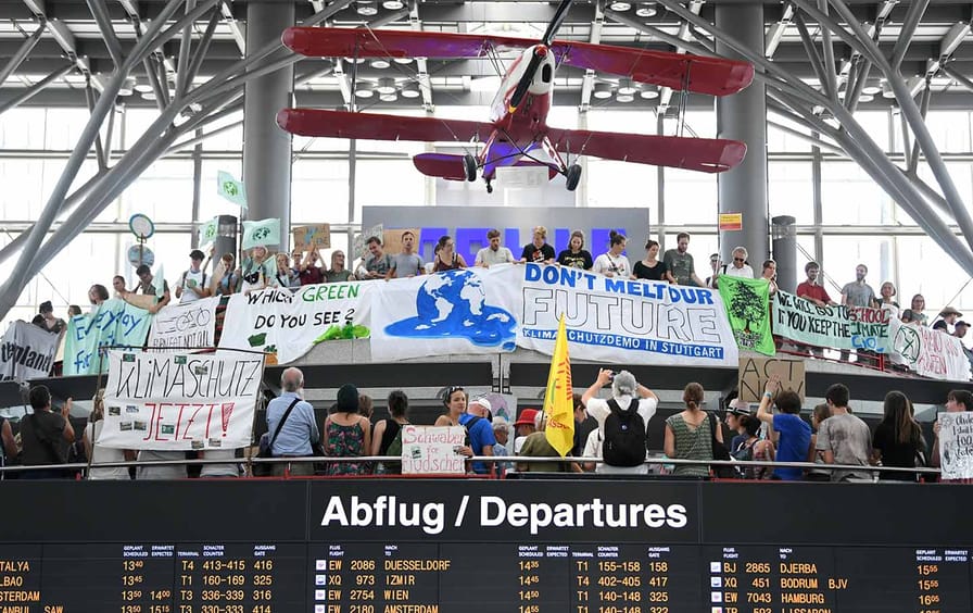 airport-protest-climate-rt-img