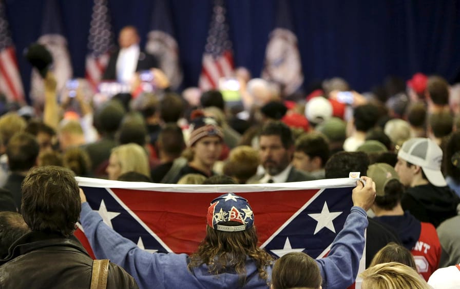 trump-rally-confederate-flag-rtr-img