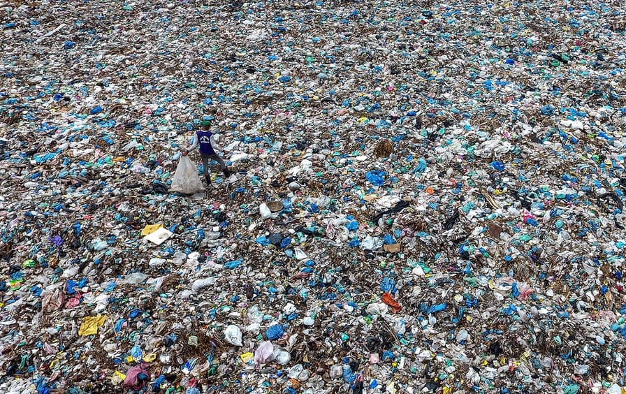 indonesia-plastic-waste-garbage-ap-img