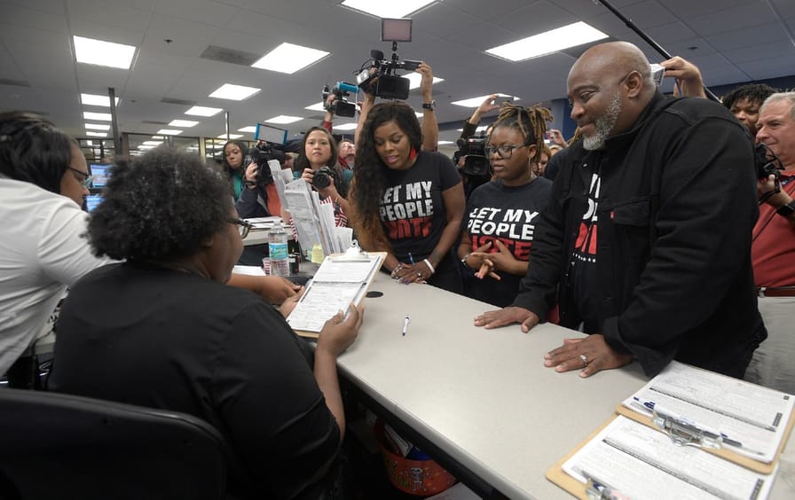 ex-felon registers to vote in Florida