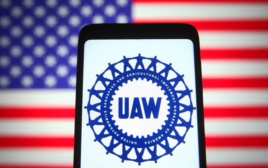 UAW Logo ang American Flag