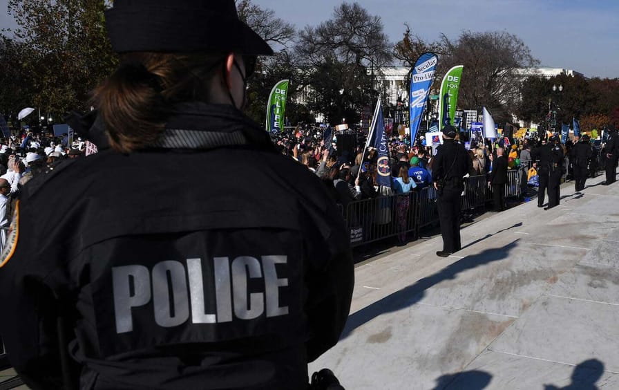 PoliceK_at_abortion_protest-getty_img