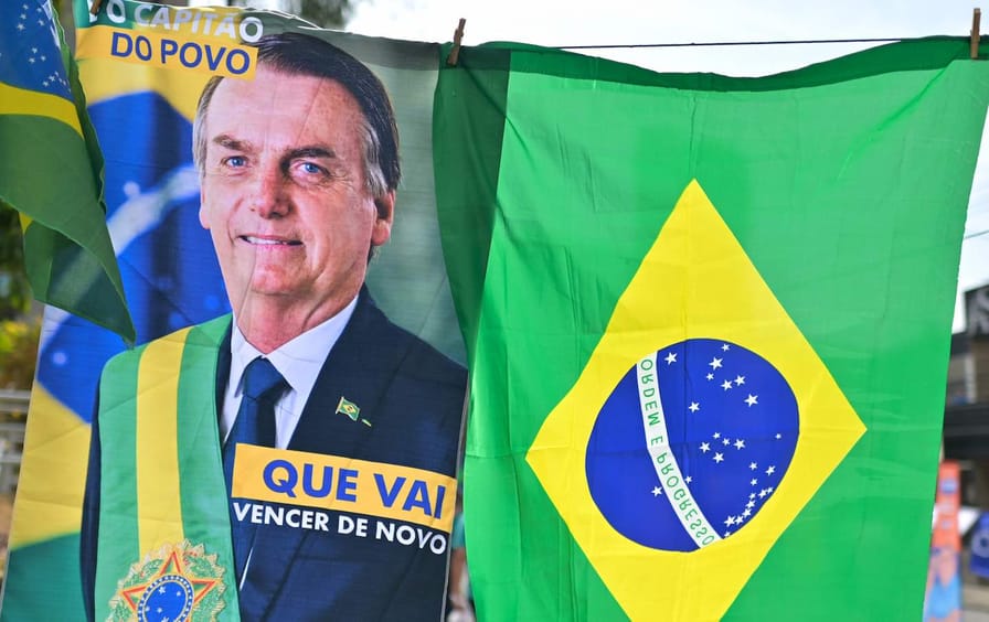 Bolsonaro Seeks Votes In Key District As Polls Show Lula On The Lead