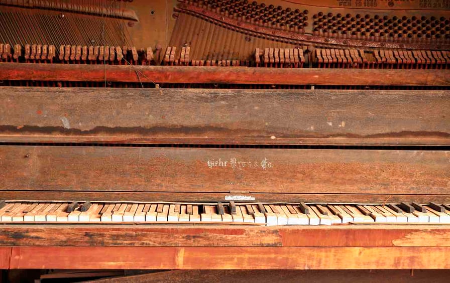 Old rotten piano