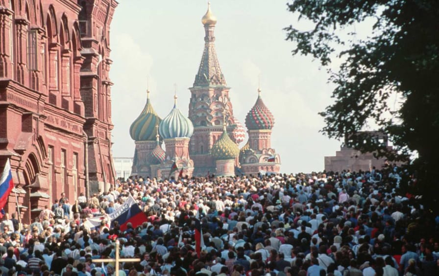 An image of Moscow, Russia's Red Square filled with people celebrating after the failure of the attempted coup in 1991.