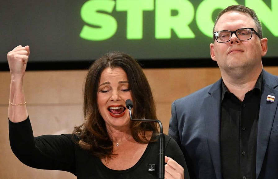 SAG-AFTRA President Fran Drescher and the union's executive director and chief negotiator Duncan Crabtree-Ireland announce the end of the actors' strike.