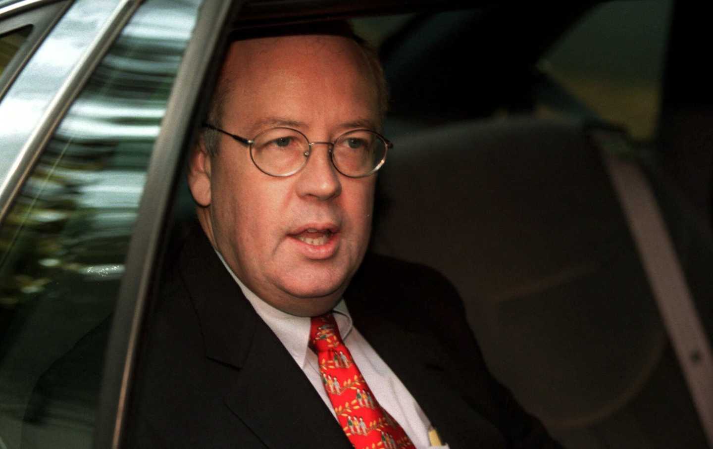 Kenneth Starr in a car