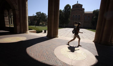Colleges Withhold Transcripts From Grads in Loan Default