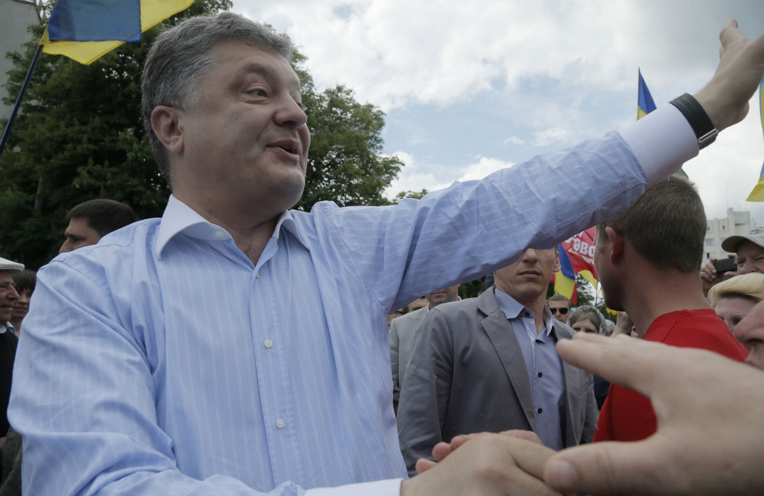 Return of the Oligarchs: Ukraine Poised to Elect ‘Chocolate King’ as President