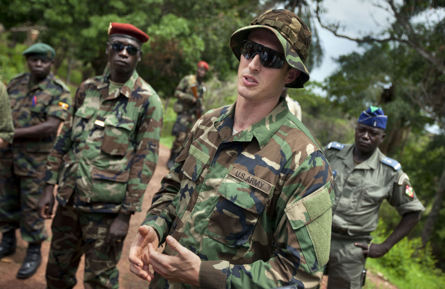 Forze speciali Usa con militari provenienti dalla Repubblica Centrafricana, dall'Uganda e dalla Repubblica Centrafricana - credits: AP Photo / Ben Curtis