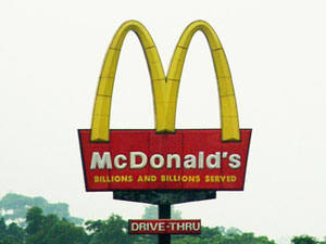 Striking McDonald’s Guest Workers Headed to CEO’s Chicago Home