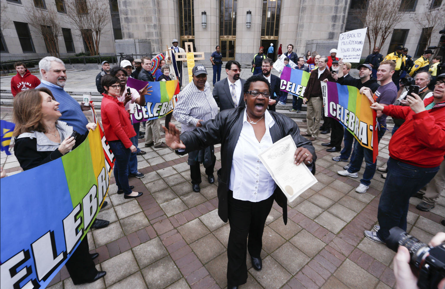 Alabama Chief Justice Tells Judges To Keep Denying Gay Marriage Licenses