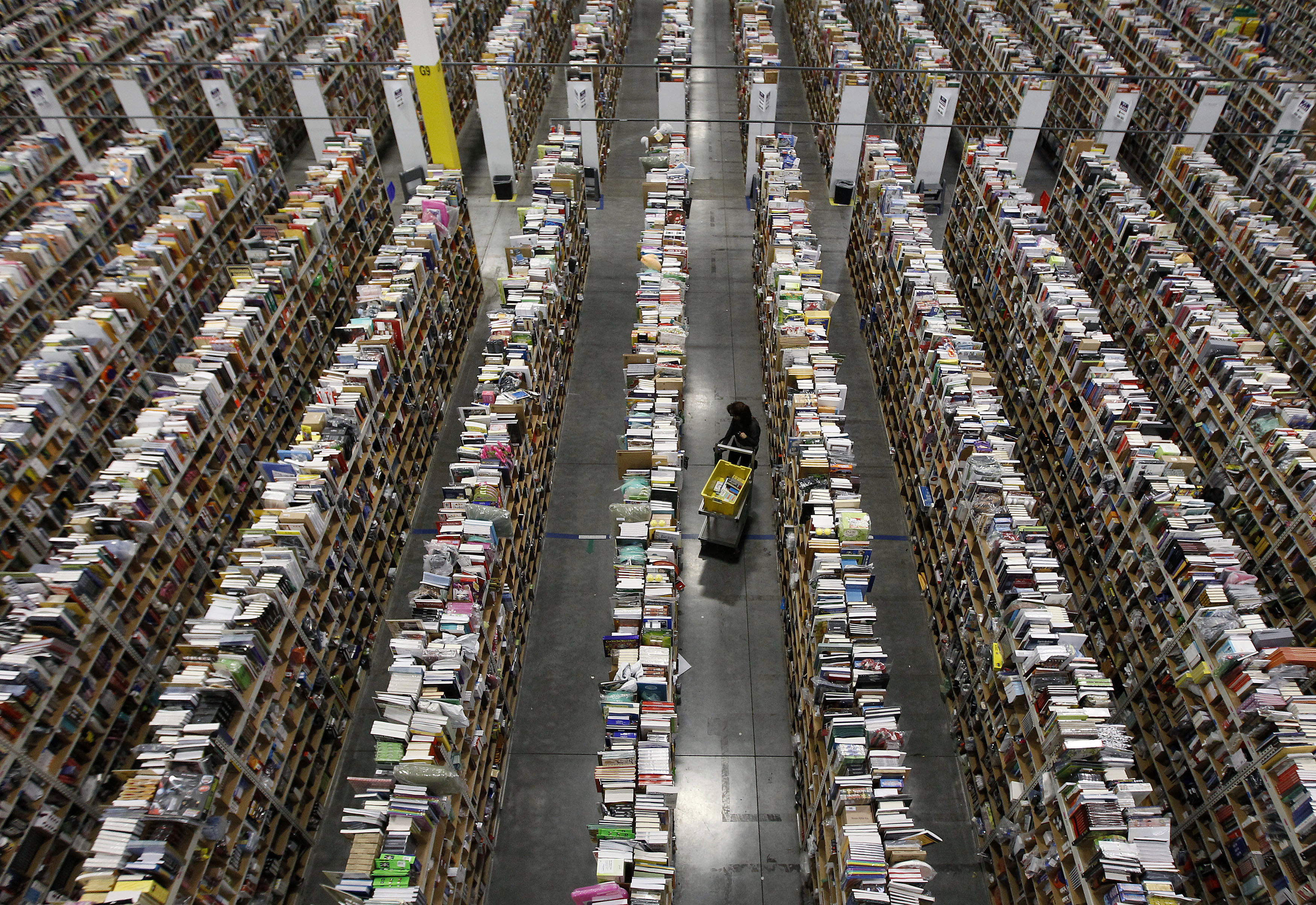 Gabriel Thompson: Online Shopping Thrives on the Backs of Warehouse Temp Workers
