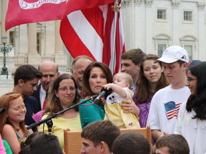 Hard Right Rallies Against ‘Amnesty’ Outside Capitol