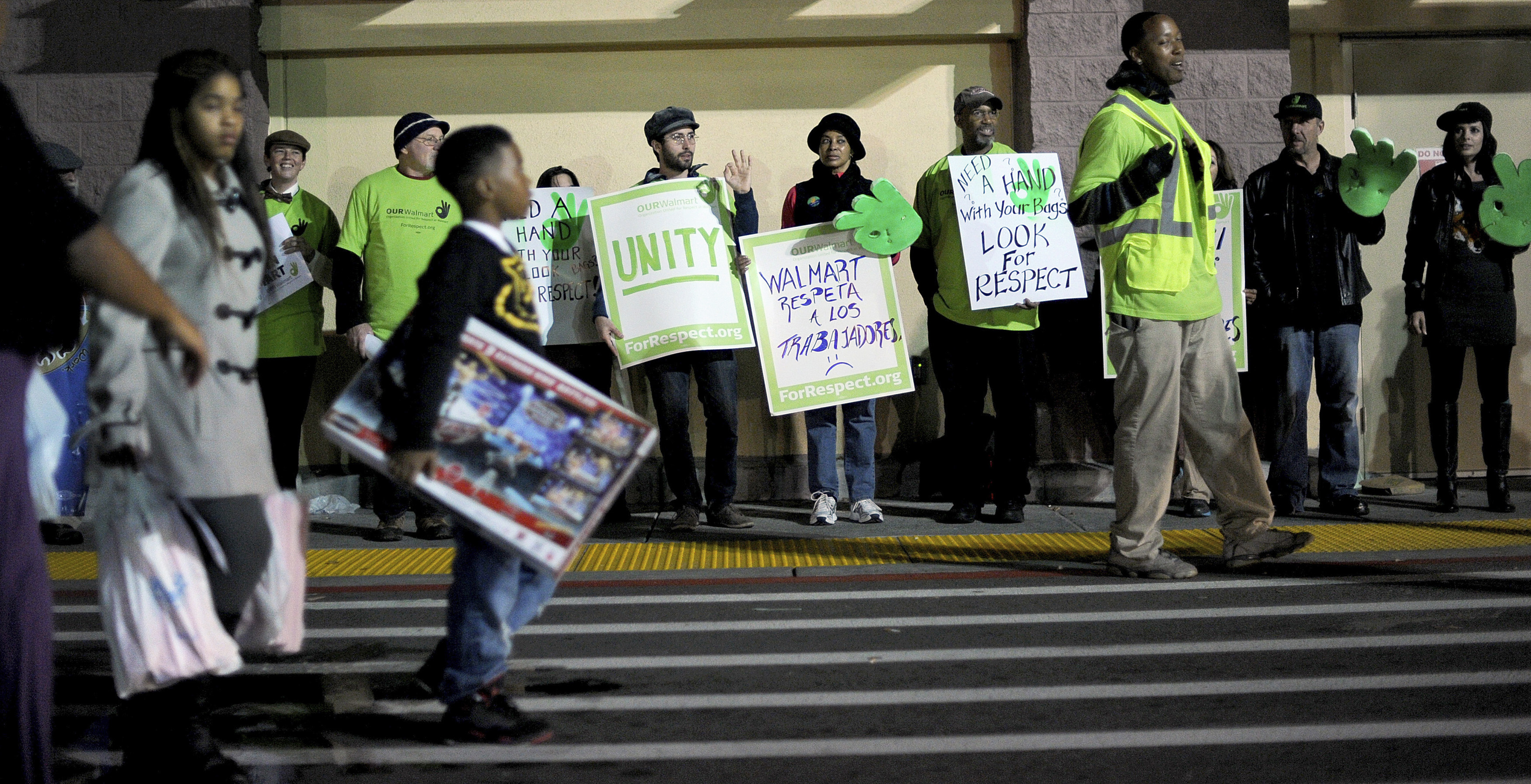 Activists Plan Nationwide Walmart Protests for Black Friday