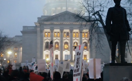 Chrysler Super Bowl Ad Edits Out Wisconsin Union Signs