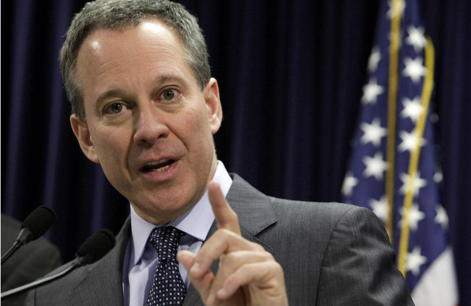 Cuomo, Schneiderman to Split Initial JPMorgan Funds