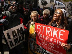 84 Percent of NYC Fast Food Workers Report Wage Theft in a New Survey