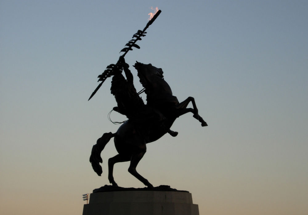 A-statue-of-the-Seminoless-mascot-Chief-Osceola-on-the-Florida-State-campus.-Licensed-through-Creative-Commons.-Courtesy-of-Flickr-user-mediacoach-CC-BY-SA-2.0