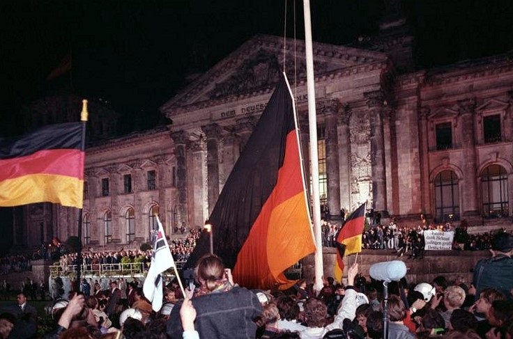 February 13, 1990: Agreement Is Reached on a Plan to Reunify Germany